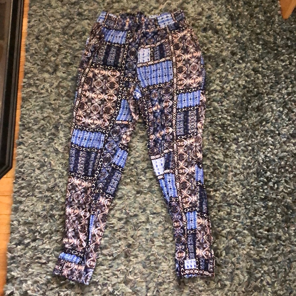 High wasted jogger pants with cool print